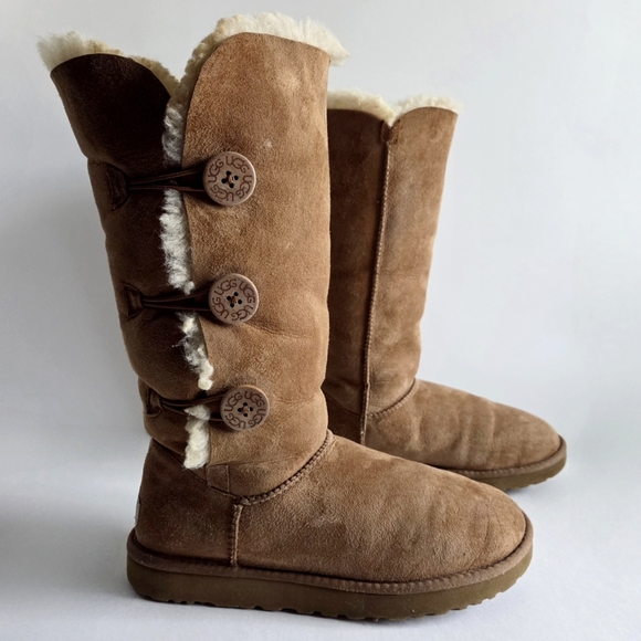 UGG Australia Classic Tall Bailey Button Boots, Cozy Shearling & Suede, Size 10 - Picture 15 of 16